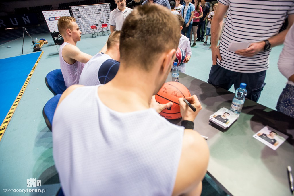Trening otwarty Pierników przed finałem