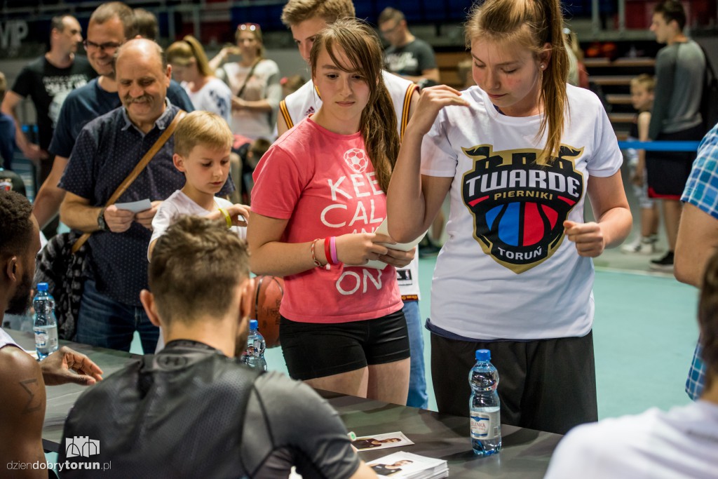 Trening otwarty Pierników przed finałem