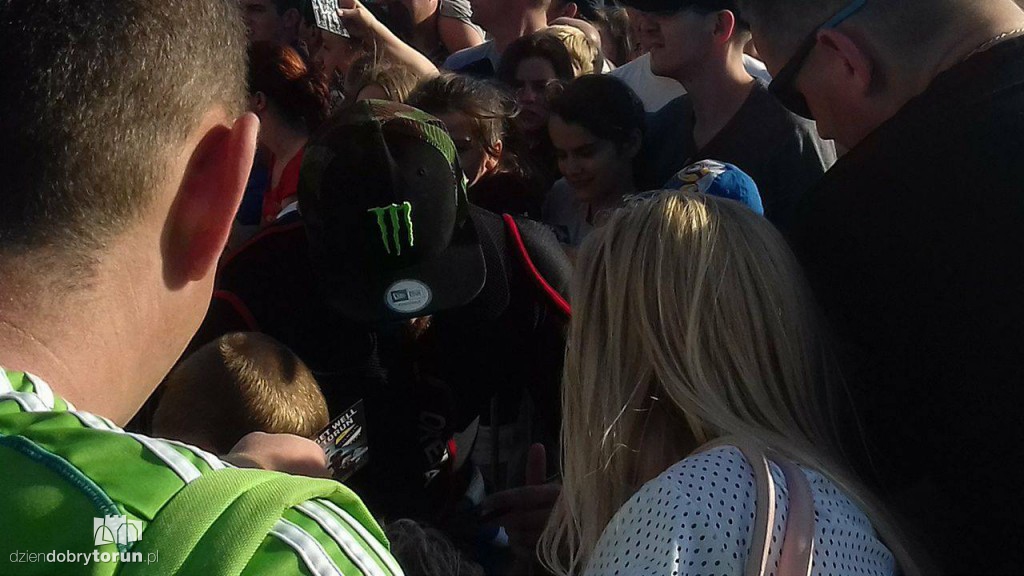 Sesja autografowa na Motoarenie