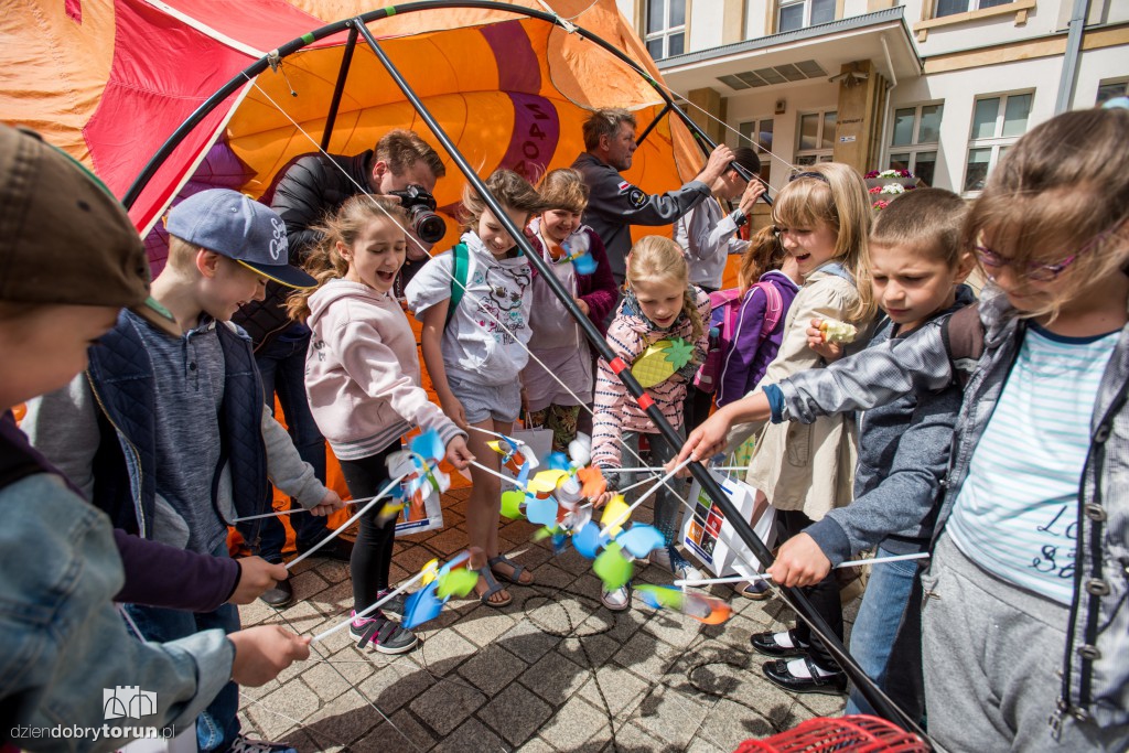 Balonowy dzień dziecka u marszałka