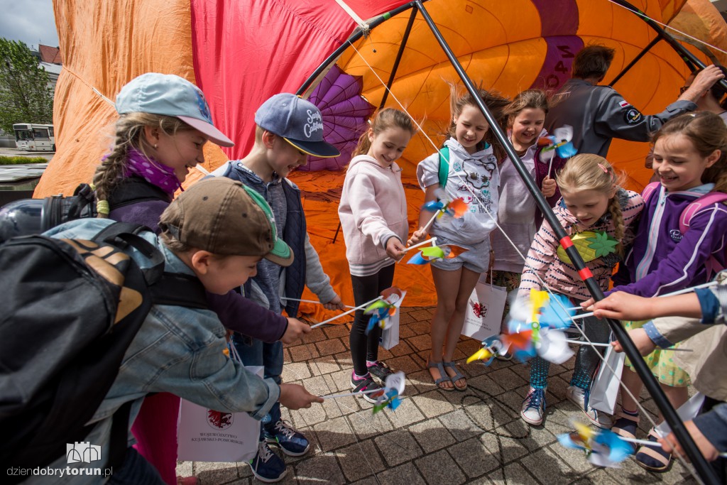 Balonowy dzień dziecka u marszałka