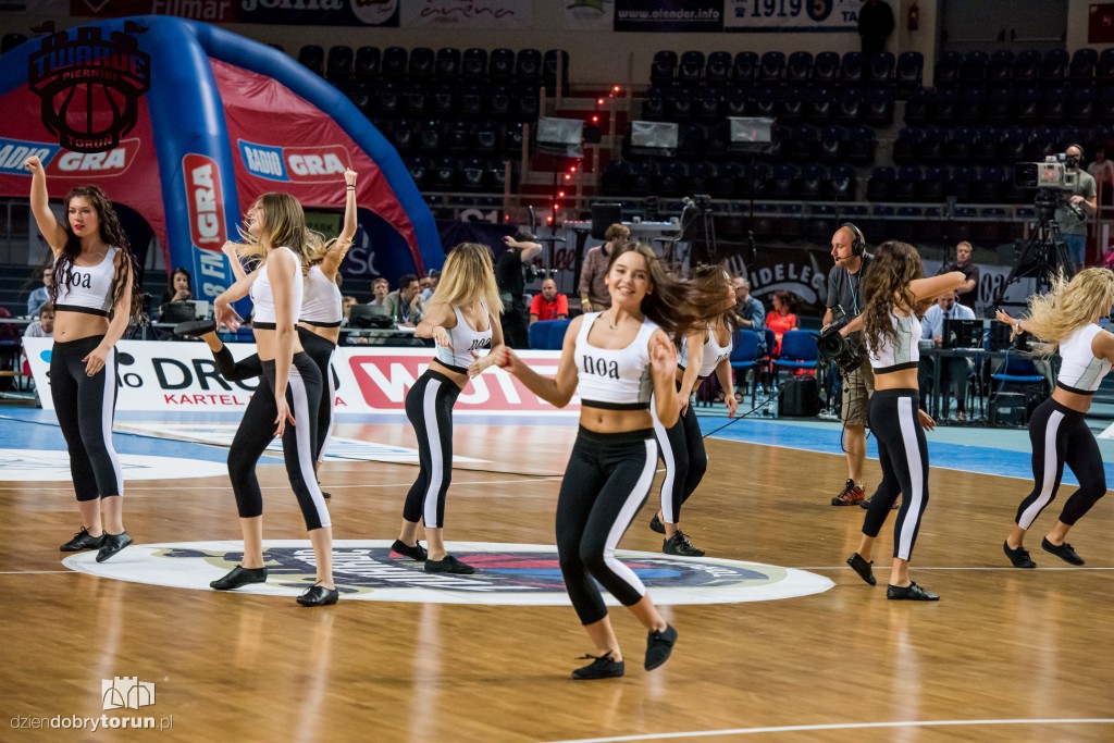 Twarde Pierniki przegrywają w Arenie