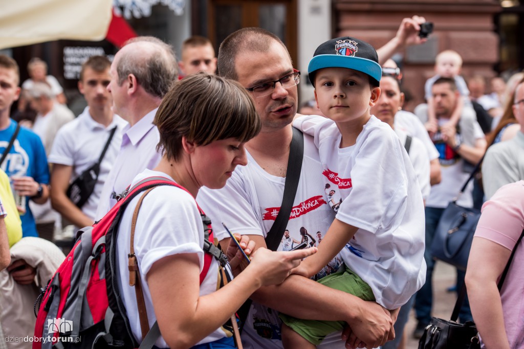 Twarde Pierniki fetują na Rynku Staromiejskim!