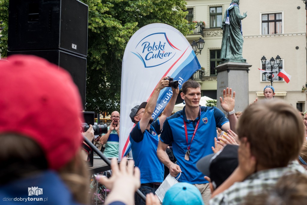 Twarde Pierniki fetują na Rynku Staromiejskim!