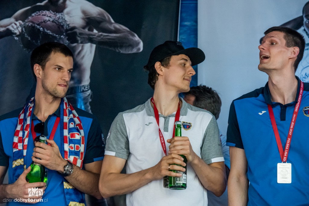 Twarde Pierniki fetują na Rynku Staromiejskim!