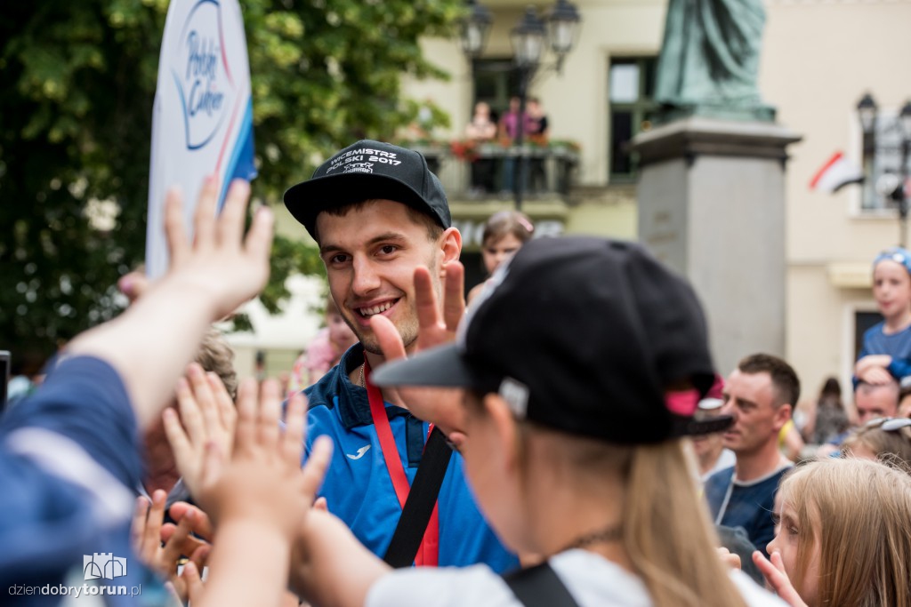 Twarde Pierniki fetują na Rynku Staromiejskim!