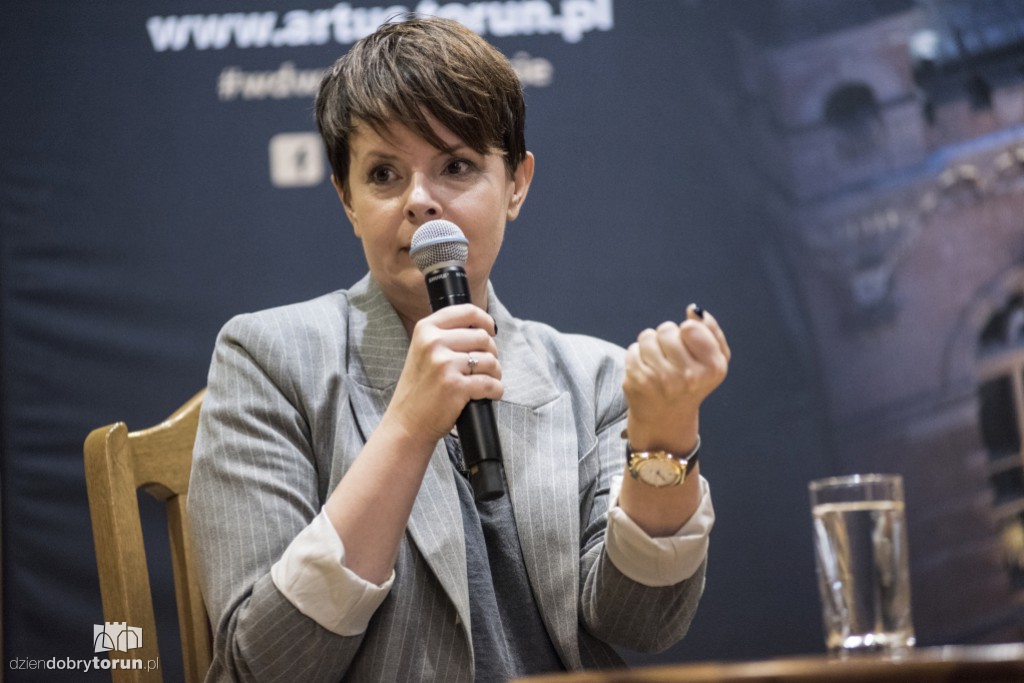 Festiwal Książki: Korwin - Piotrowska