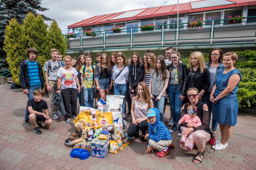 Ósemka odwiedziła schronisko