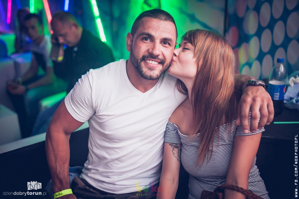 Tłumy przed wejściem do tego lokalu