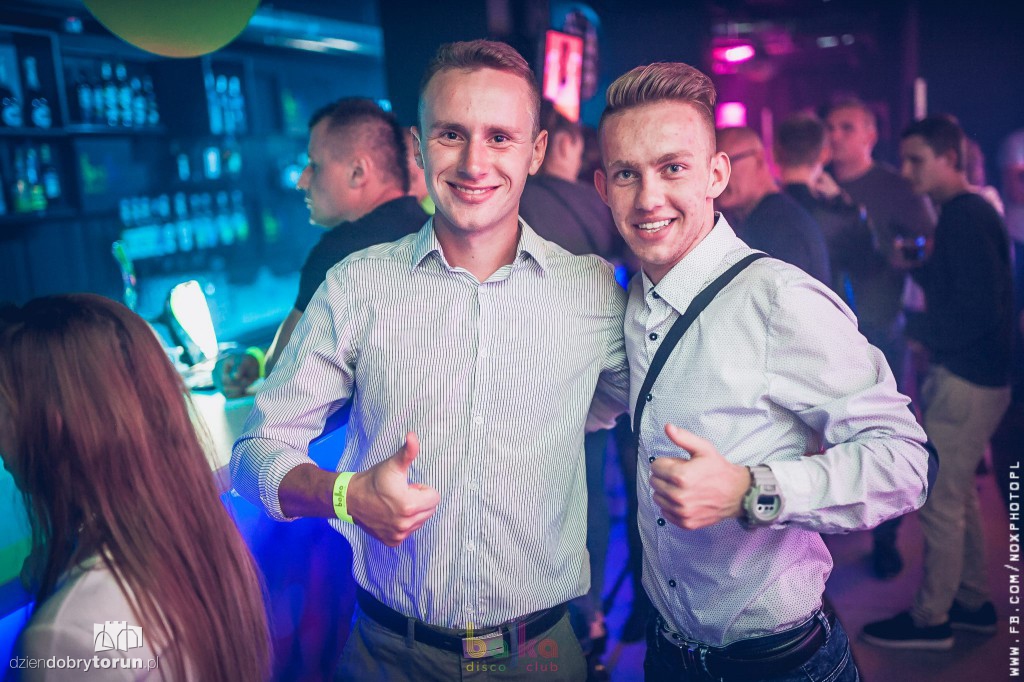 Tłumy przed wejściem do tego lokalu