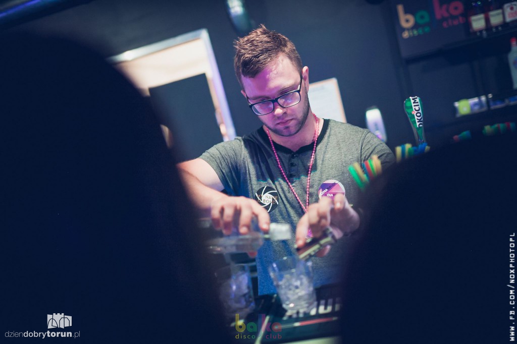 Tłumy przed wejściem do tego lokalu