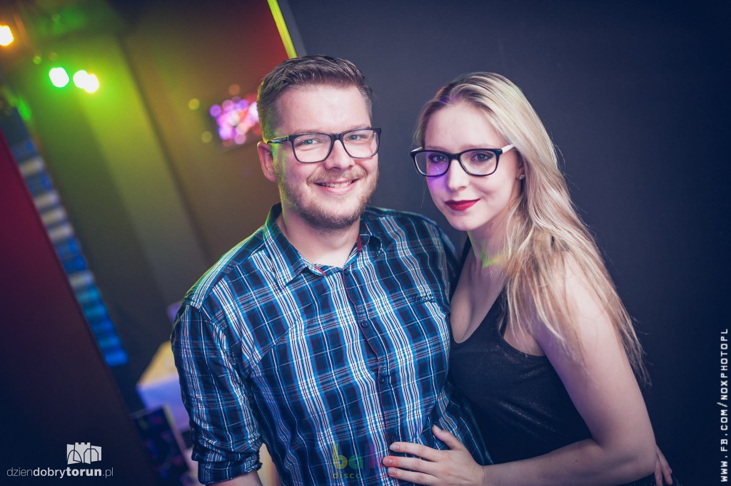 Tłumy przed wejściem do tego lokalu