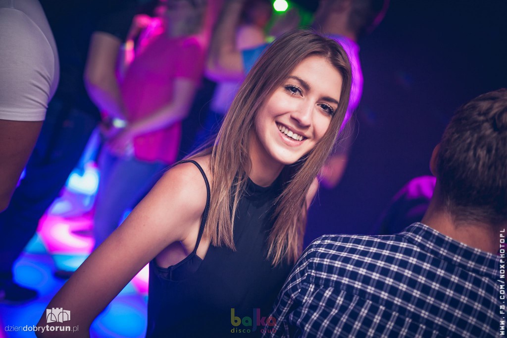 Tłumy przed wejściem do tego lokalu