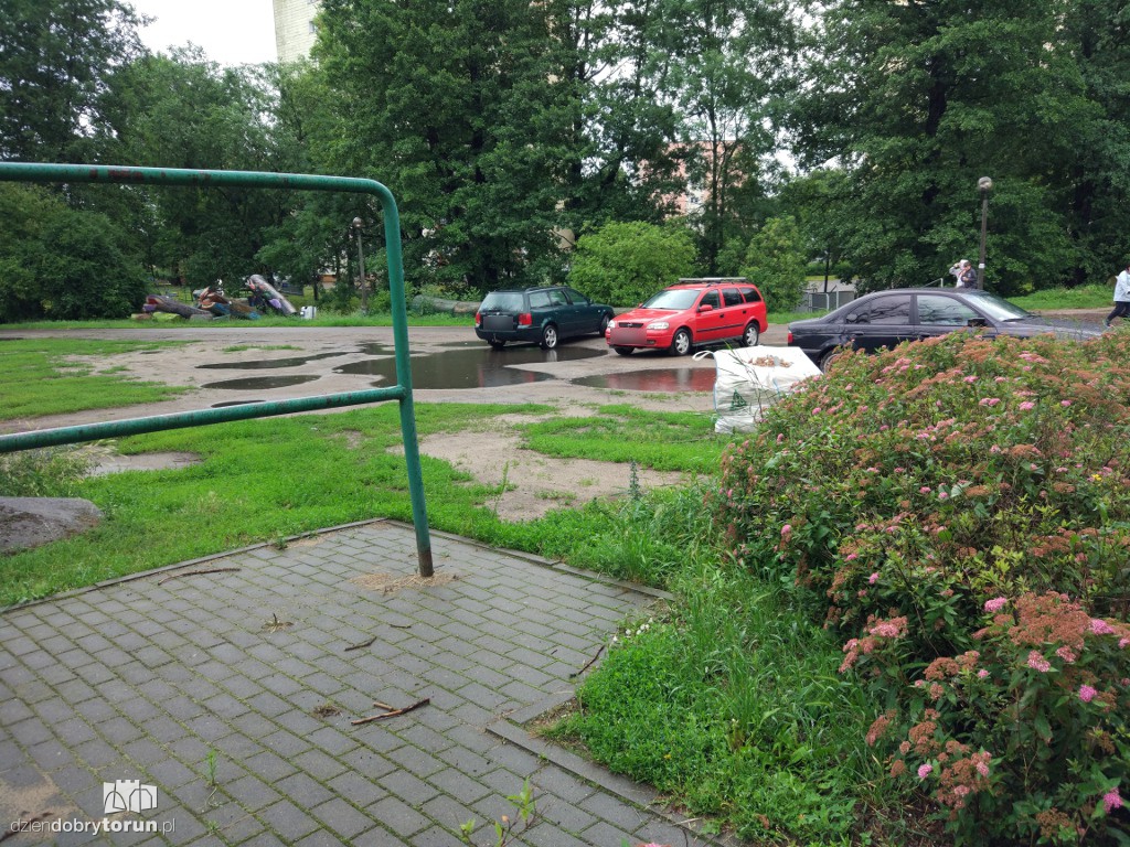 Koszmarne rozwiązanie parkingowe