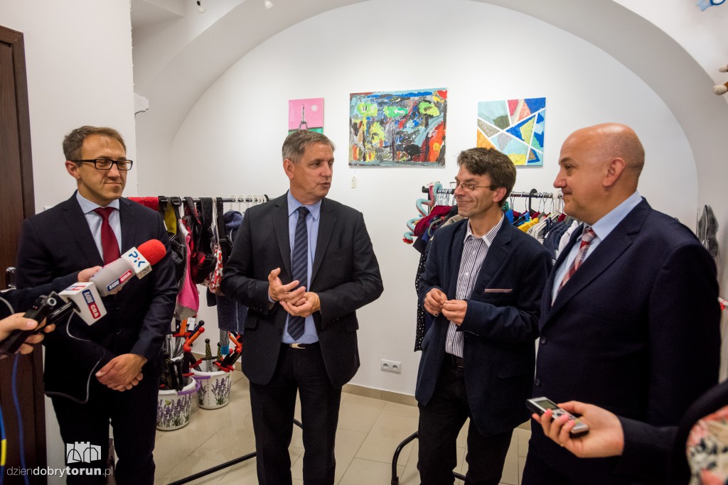 Ten sklep prowadzą bezdomni!