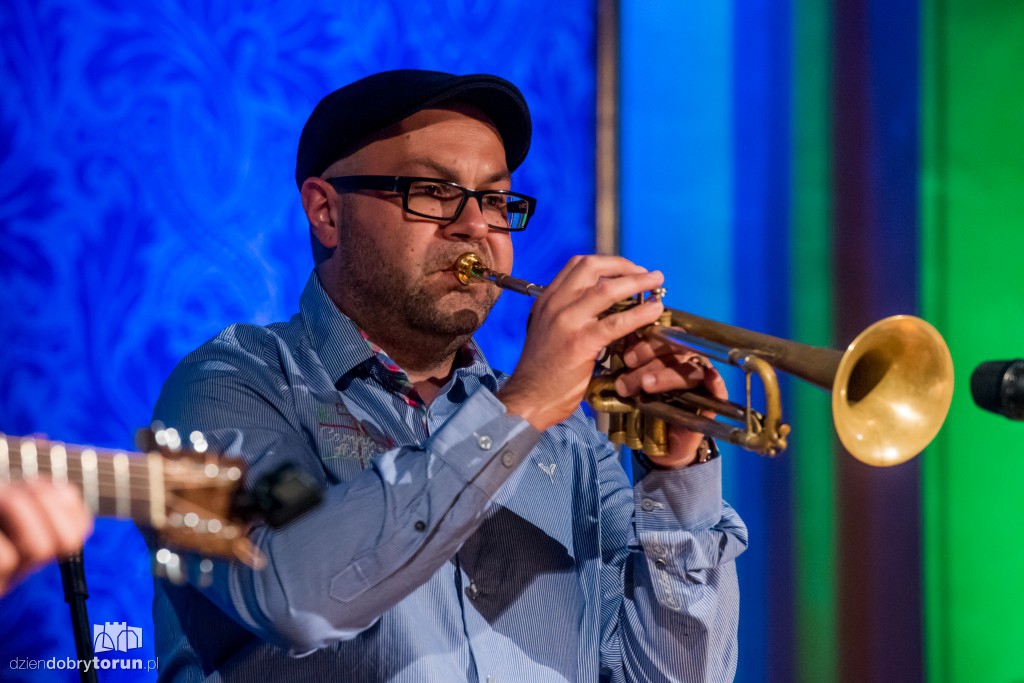 Adam Nowak i Akustyk Amigos w Artusie