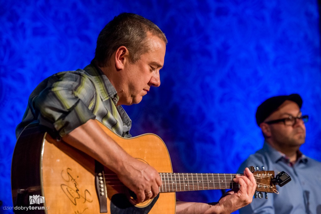 Adam Nowak i Akustyk Amigos w Artusie