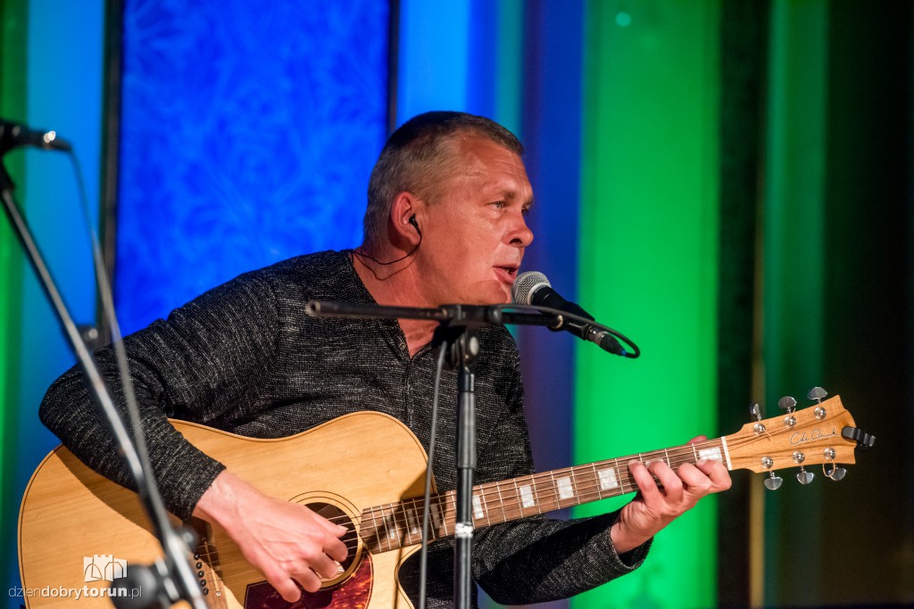 Adam Nowak i Akustyk Amigos w Artusie