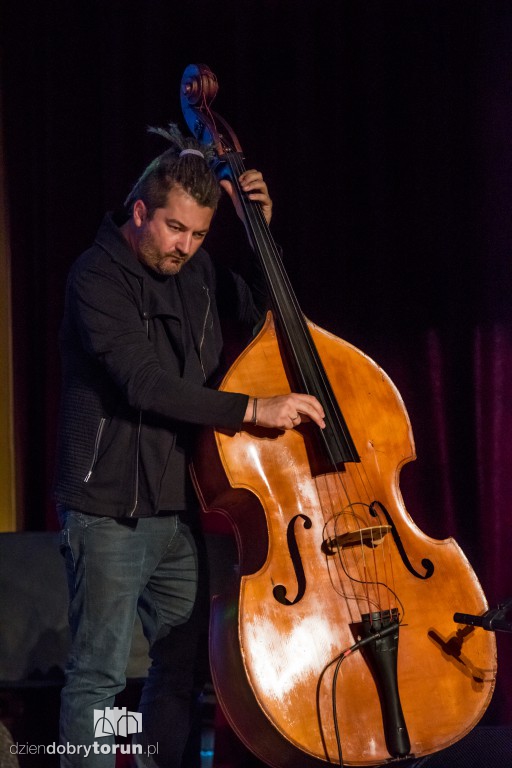 Adam Nowak i Akustyk Amigos w Artusie