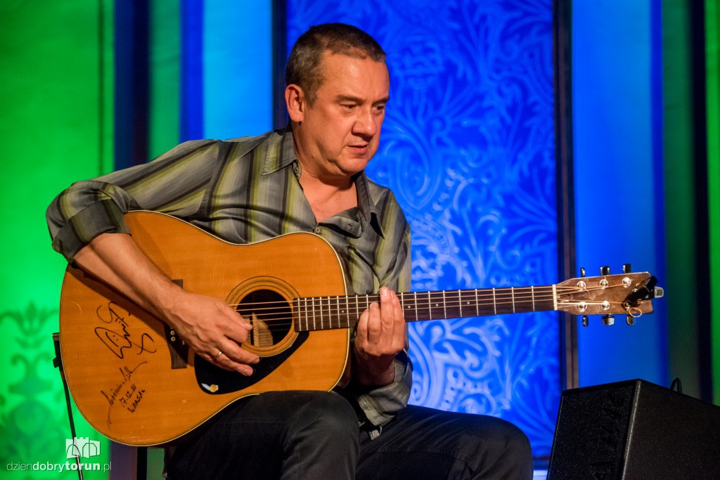 Adam Nowak i Akustyk Amigos w Artusie