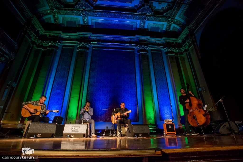 Adam Nowak i Akustyk Amigos w Artusie