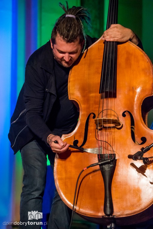 Adam Nowak i Akustyk Amigos w Artusie