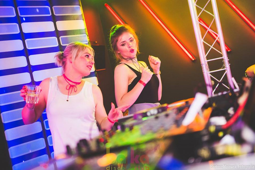 Przepiękne kobiety w Bajce Disco Club