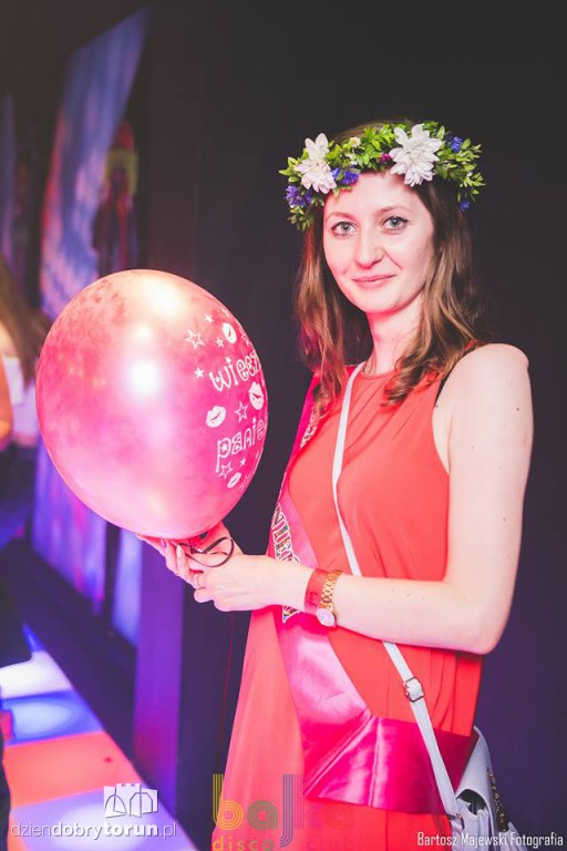 Przepiękne kobiety w Bajce Disco Club