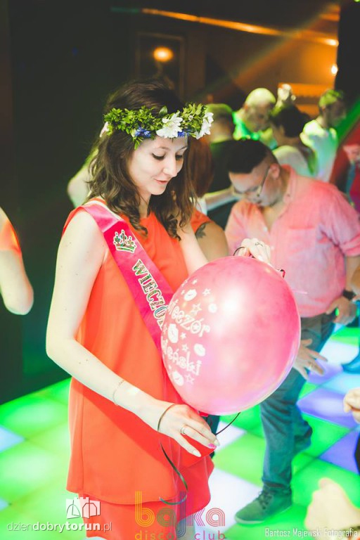 Przepiękne kobiety w Bajce Disco Club