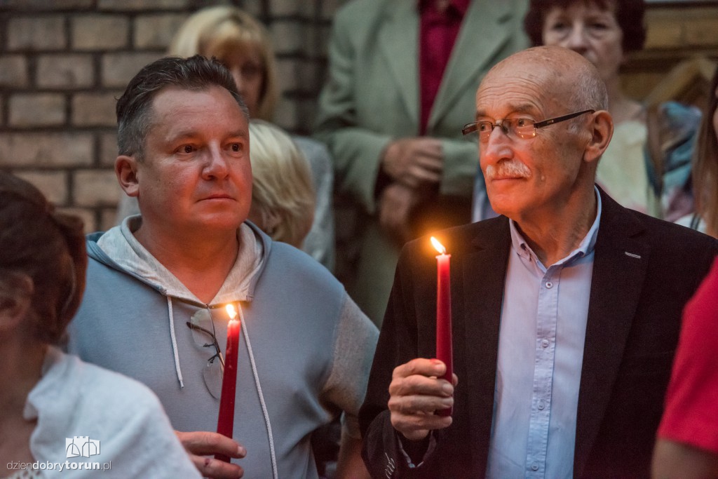 Łańcuch światła przed Sądem Okręgowym