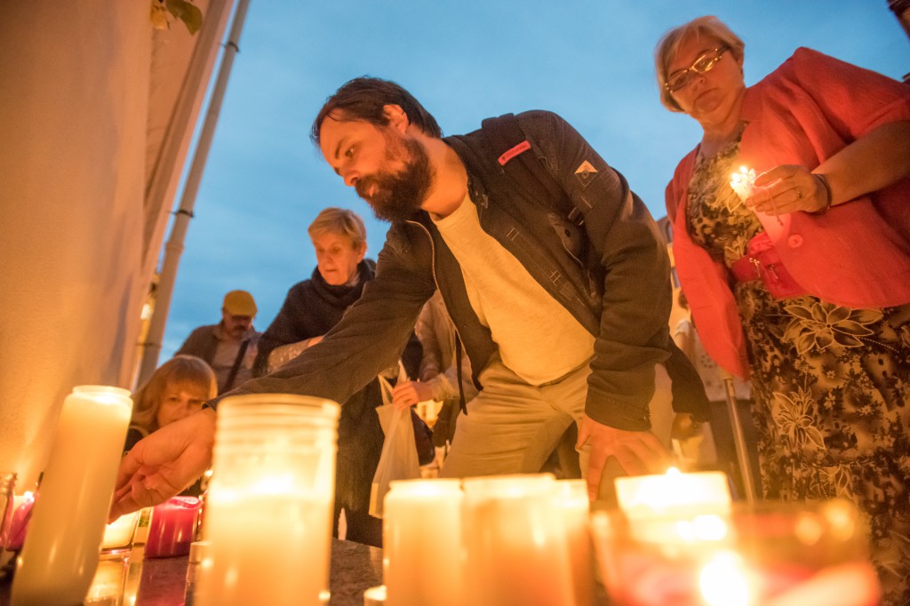 Łańcuch światła przed Sądem Okręgowym