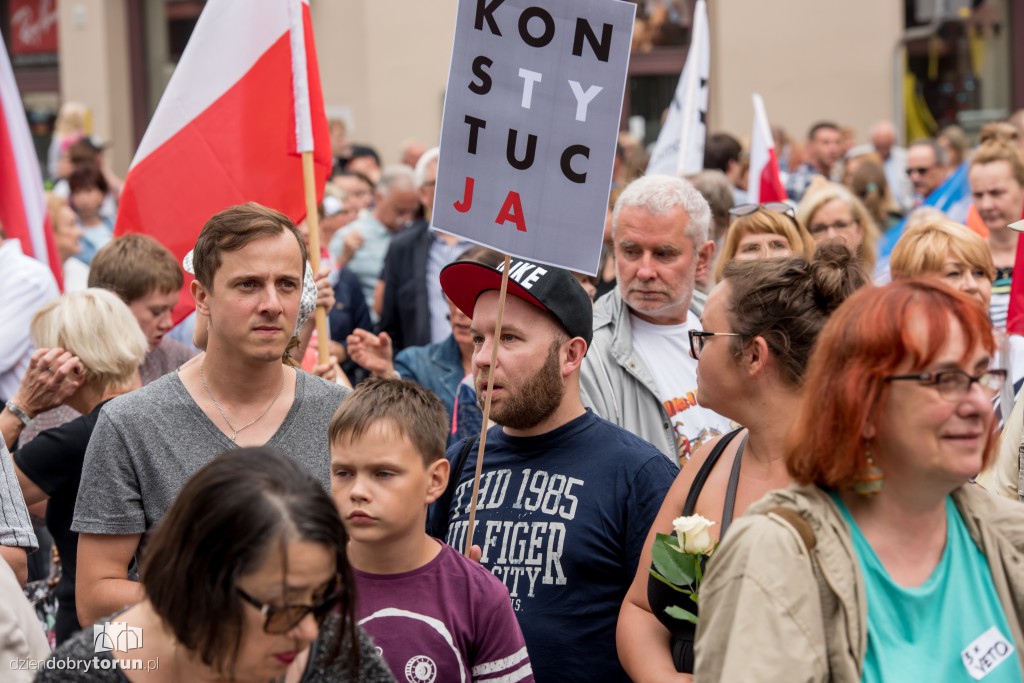 Niedzielny protest w obronie sądów