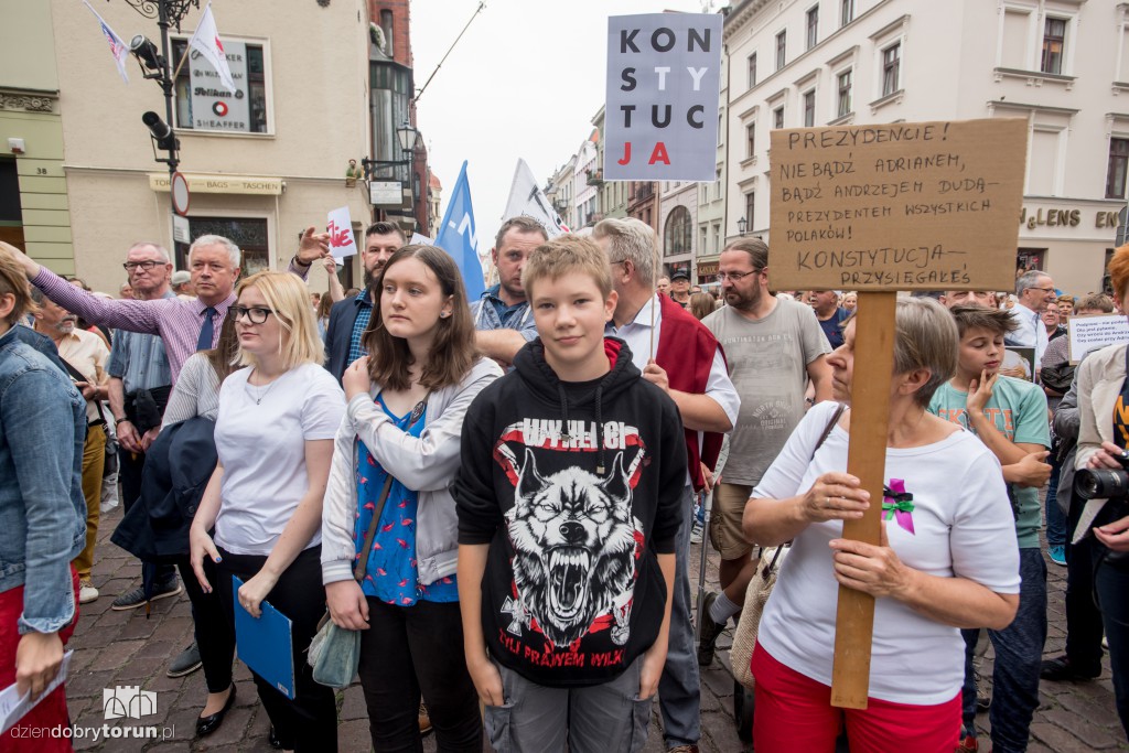 Niedzielny protest w obronie sądów