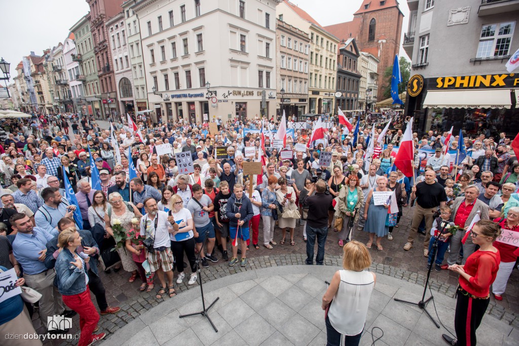 Niedzielny protest w obronie sądów