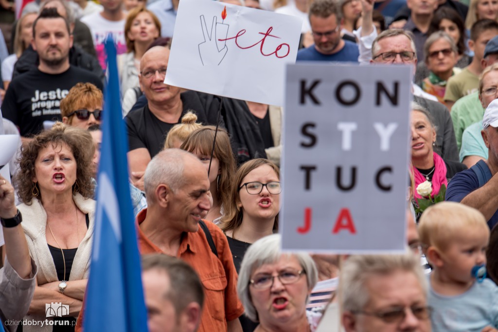 Niedzielny protest w obronie sądów