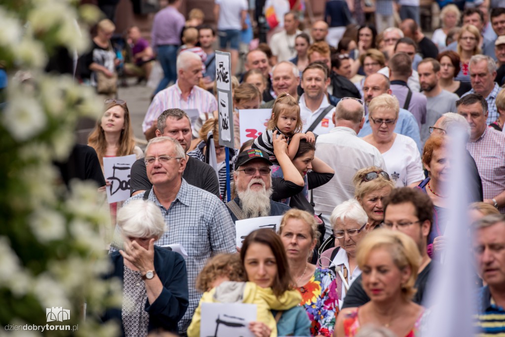 Niedzielny protest w obronie sądów