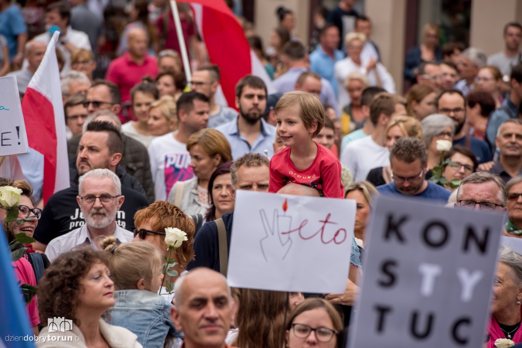 Niedzielny protest w obronie sądów