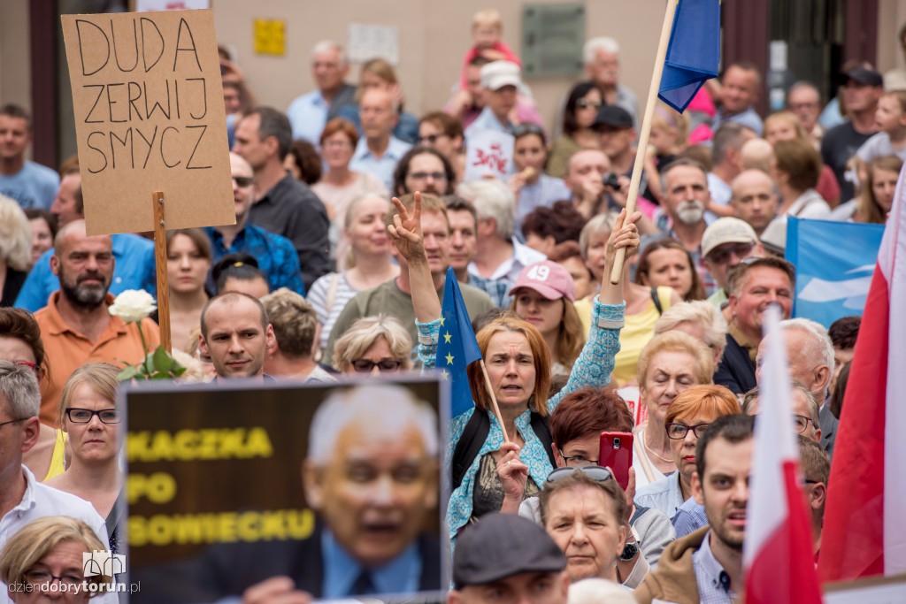 Niedzielny protest w obronie sądów
