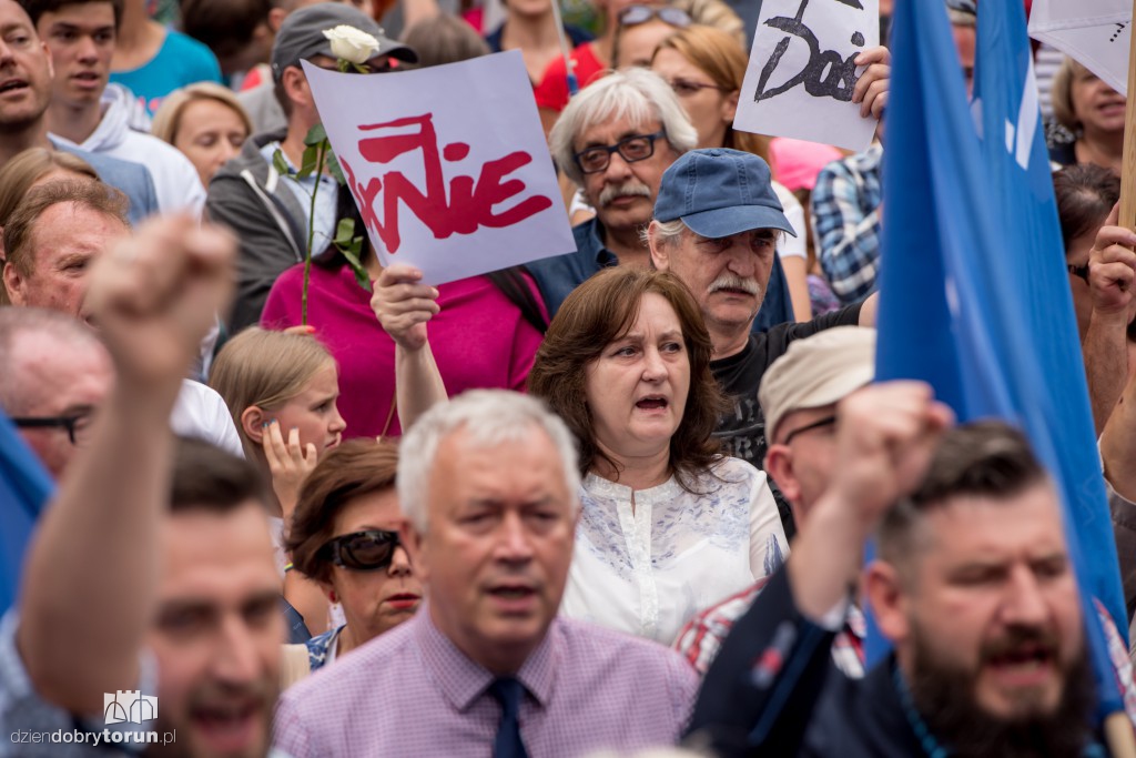Niedzielny protest w obronie sądów