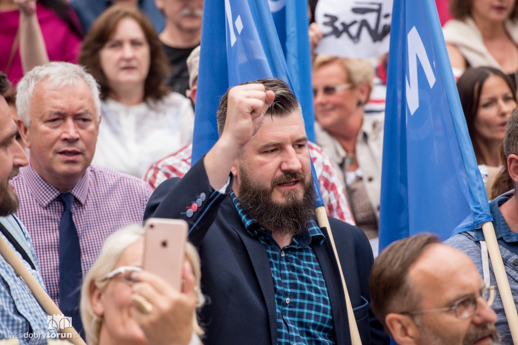 Niedzielny protest w obronie sądów