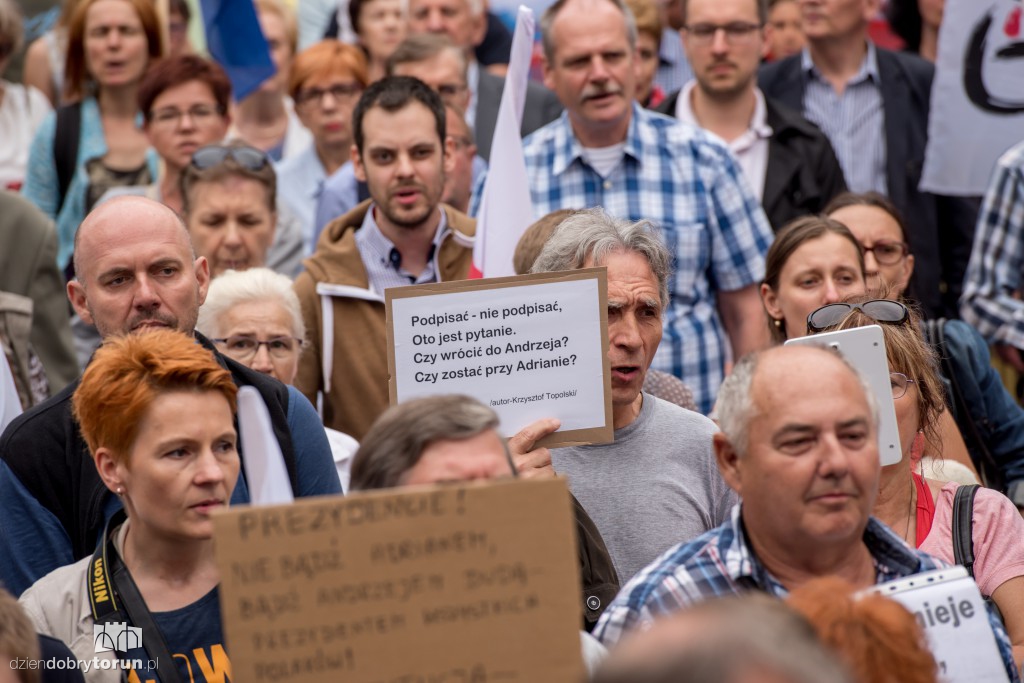 Niedzielny protest w obronie sądów