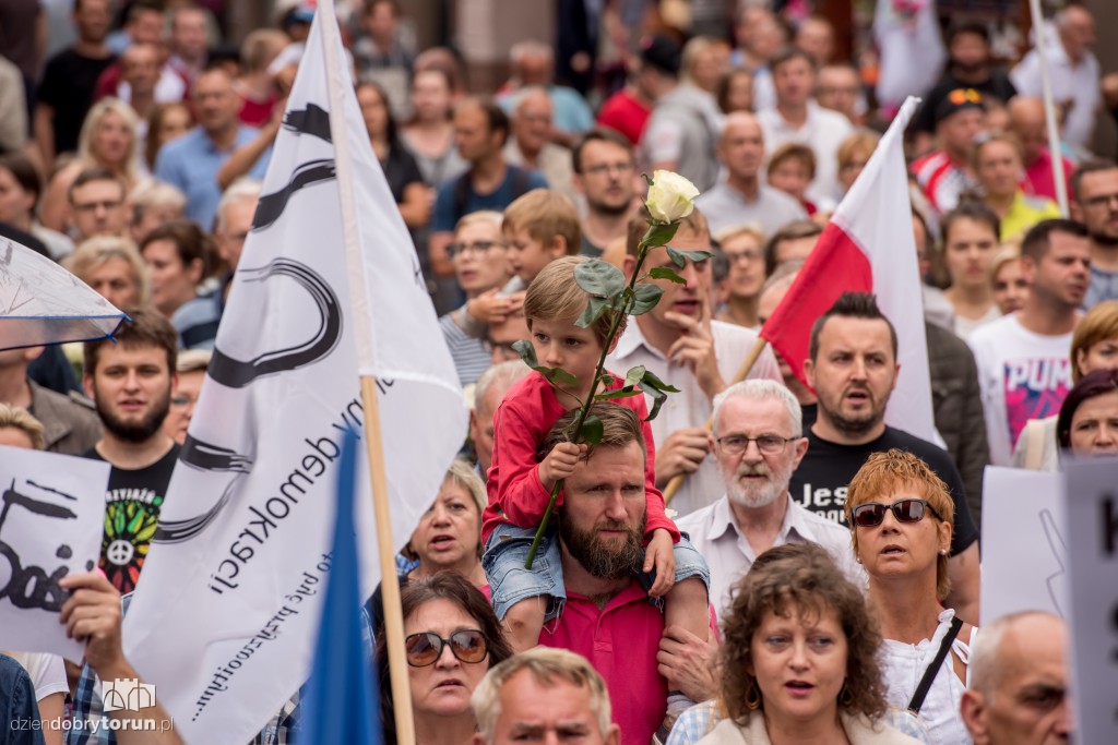 Niedzielny protest w obronie sądów