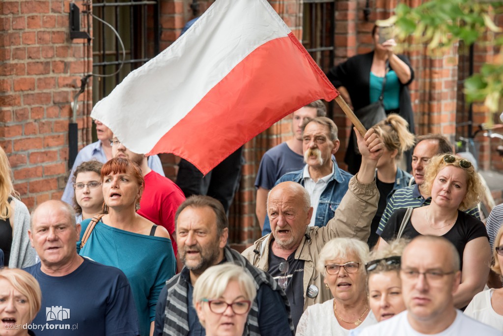 Niedzielny protest w obronie sądów