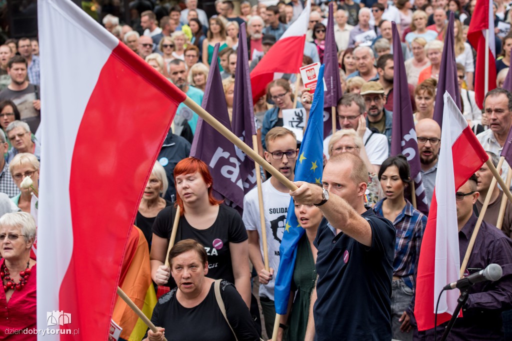 Niedzielny protest w obronie sądów