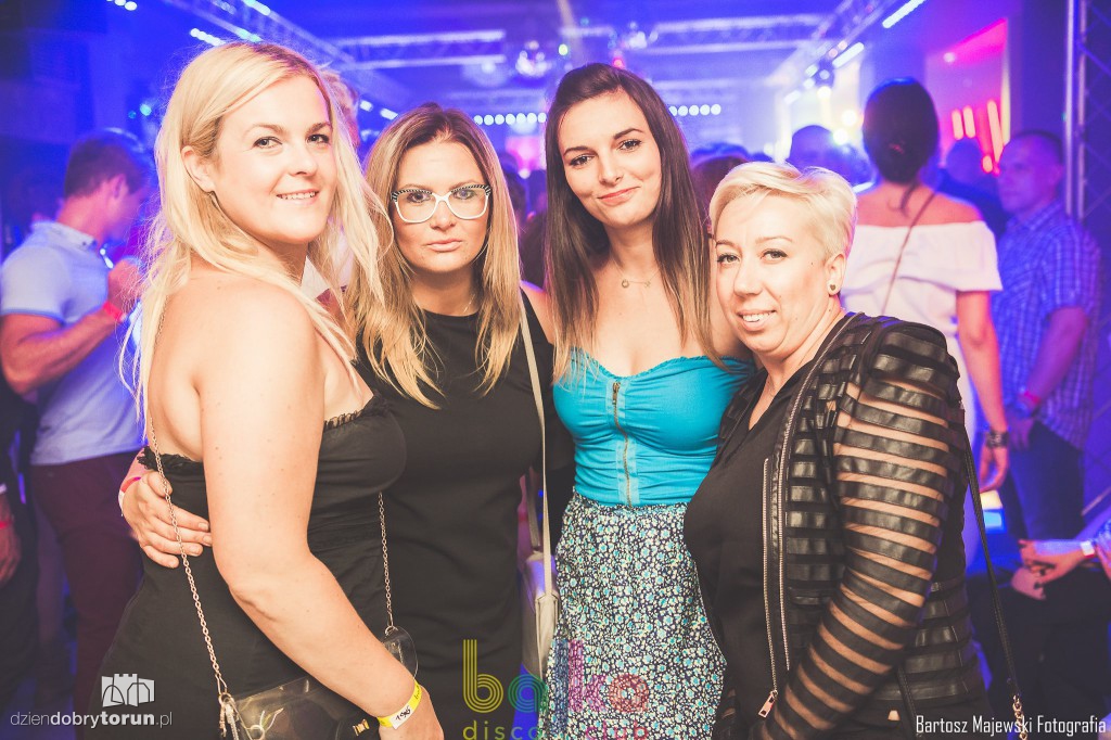 Przepiękne kobiety w Bajce Disco Club