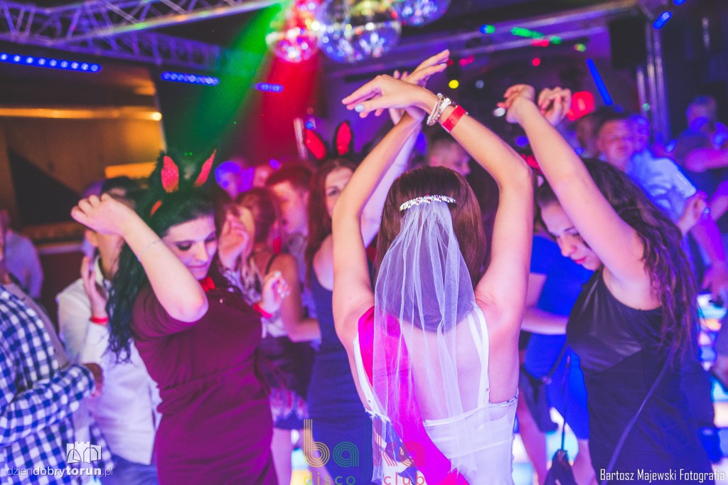 Przepiękne kobiety w Bajce Disco Club
