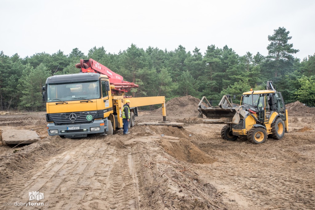 Neuca buduje się na JAR-ze. Już leją beton!