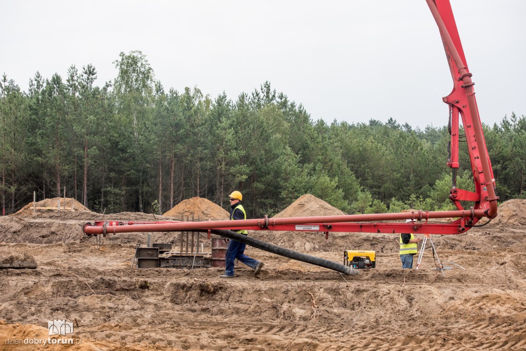Neuca buduje się na JAR-ze. Już leją beton!