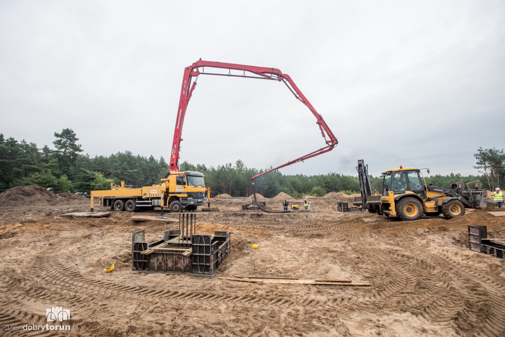 Neuca buduje się na JAR-ze. Już leją beton!