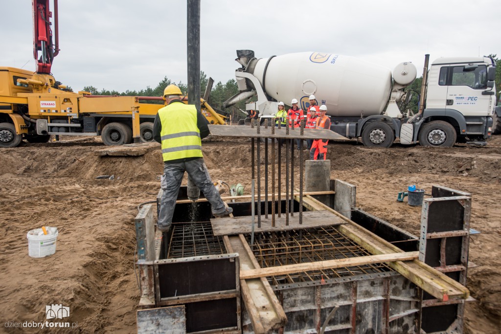 Neuca buduje się na JAR-ze. Już leją beton!
